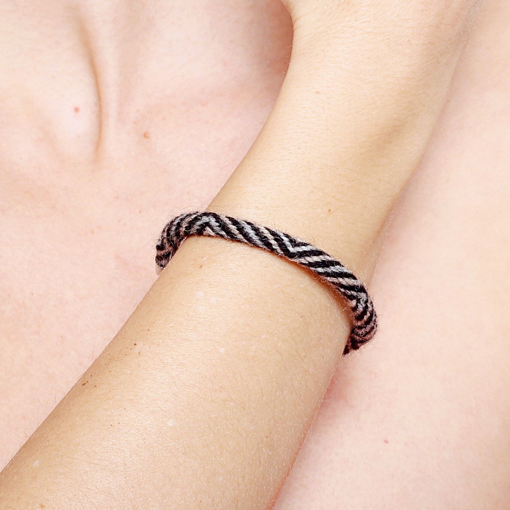 HODYA alpaca bracelet - Image 3