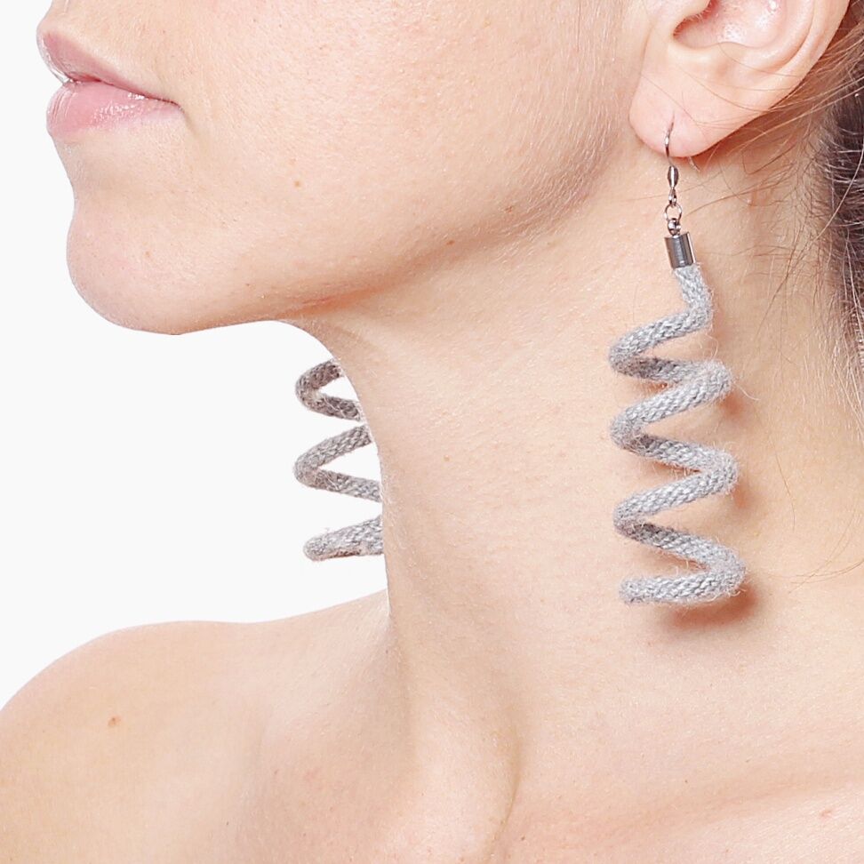 MERIHIM alpaca earrings - Image 4