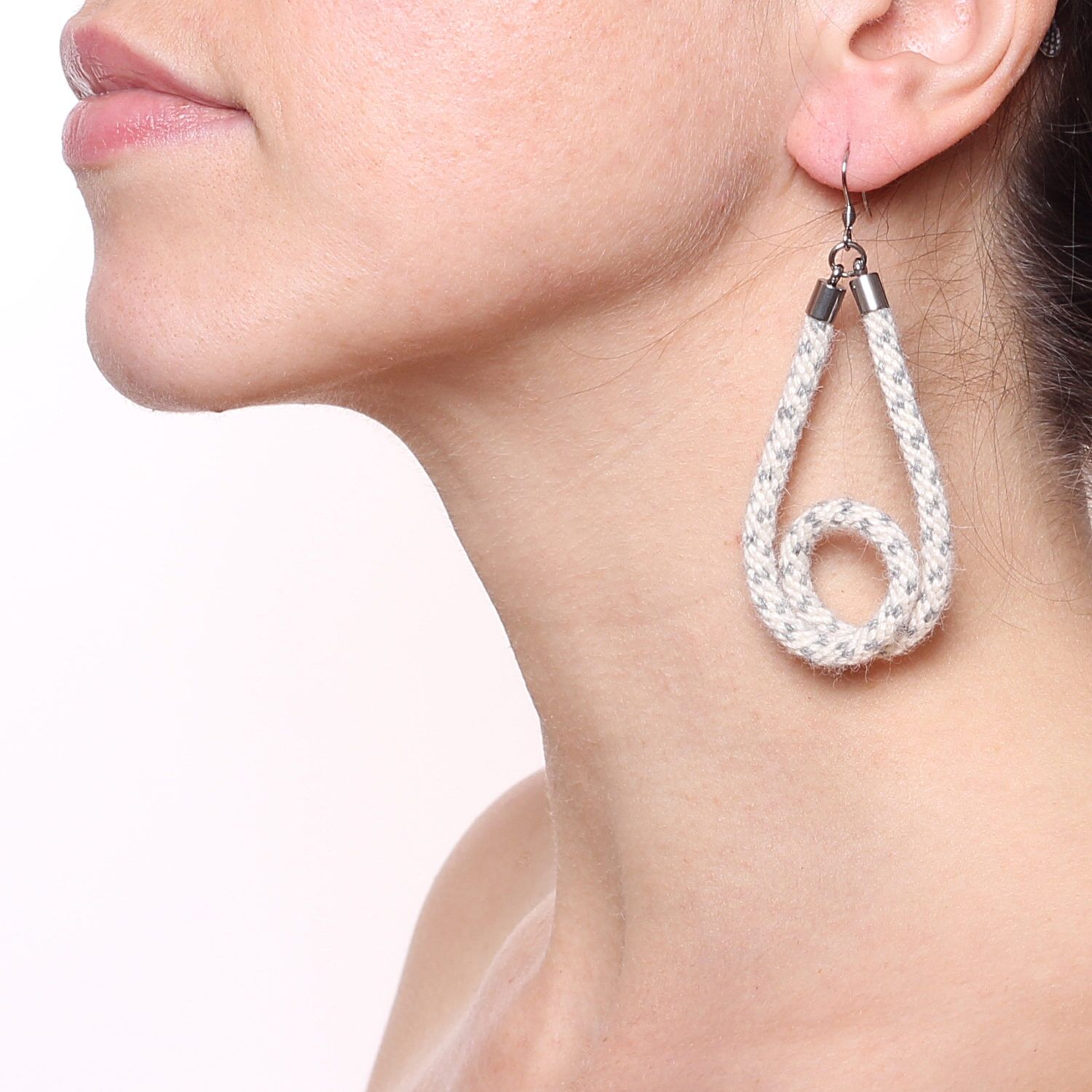 MELTRUS alpaca earrings