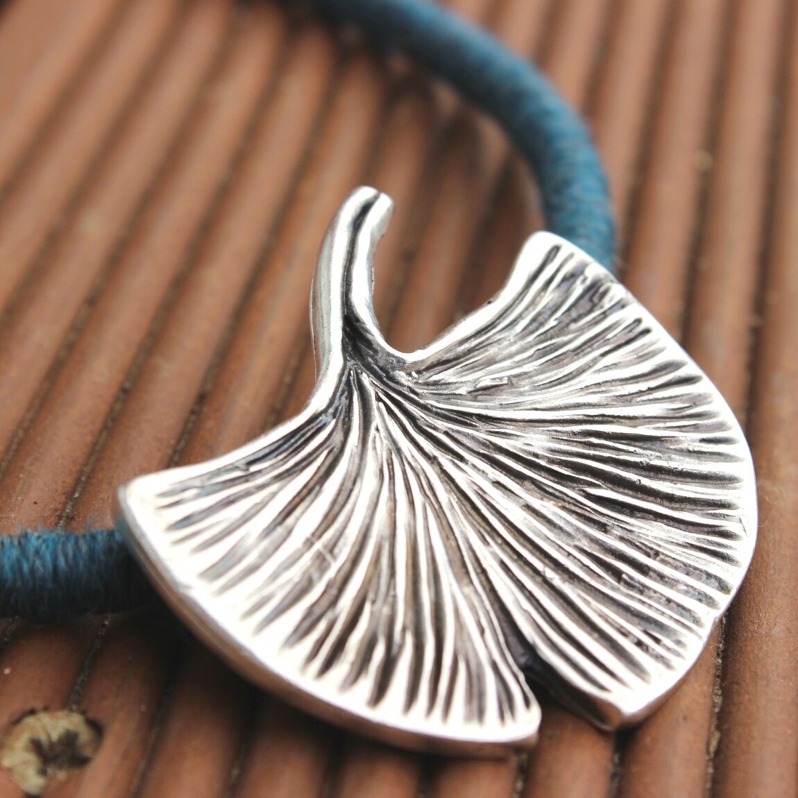 Hand-dyed hand-knitted baby alpaca necklace - Image 13